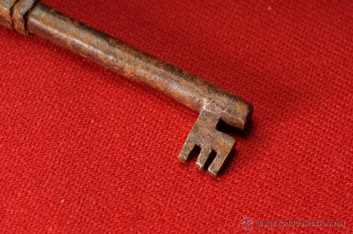 Antig&uuml;edades: ANTIGUA LLAVE EN HIERRO FORJADO - Foto 3