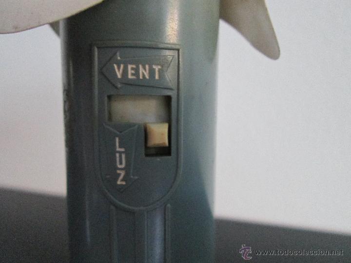 Antig&uuml;edades: VENTILADOR DE MANO CON LUZ  RIAM FUNCIONANDO - Foto 3