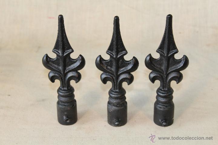 Antig&uuml;edades: 3 PUNTAS DE REJA EN HIERRO - Foto 2