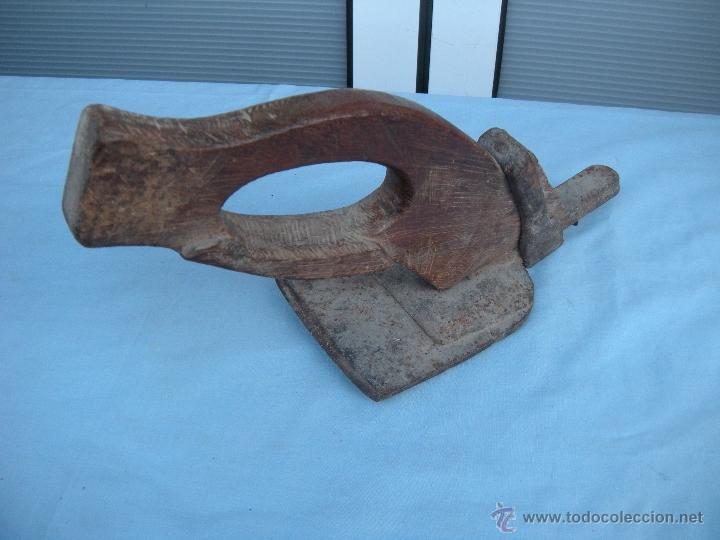 Antig&uuml;edades: ANTIGUA AZUELA REPARADA FORJA - Foto 1