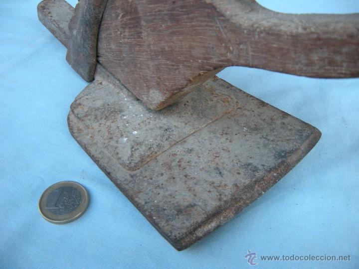 Antig&uuml;edades: ANTIGUA AZUELA REPARADA FORJA - Foto 5