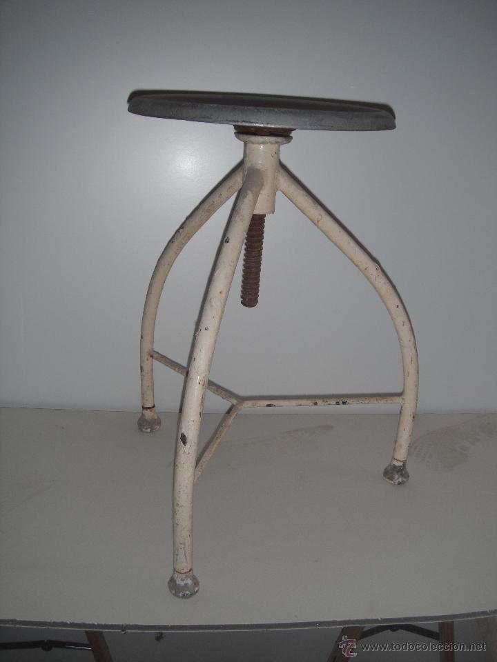 Antig&uuml;edades: BANQUETA CONSULTA MEDICA - Foto 1