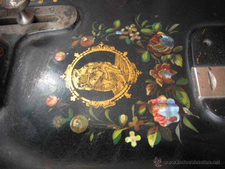 Antig&uuml;edades: M&aacute;quina de coser pieza &uacute;nica - Foto 7