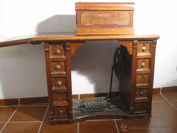 Antig&uuml;edades: M&aacute;quina de coser pieza &uacute;nica - Foto 12