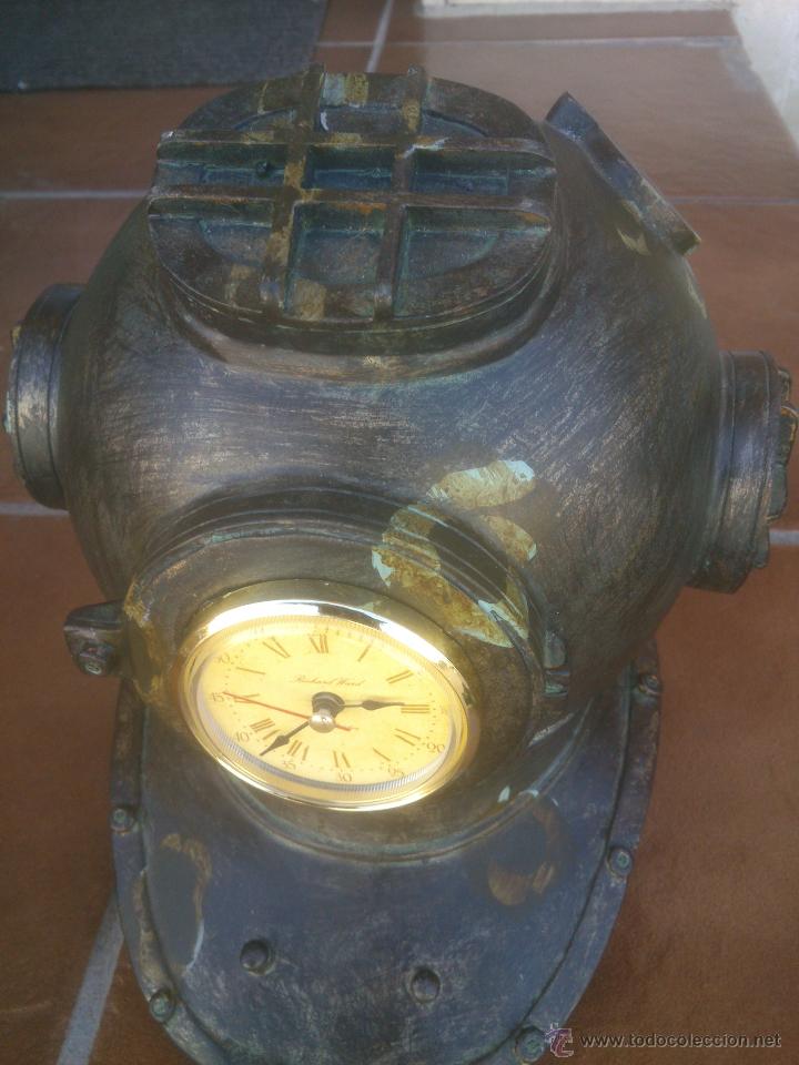 Antig&uuml;edades: ESCAFANDRA EN RESINA CON RELOJ - Foto 3