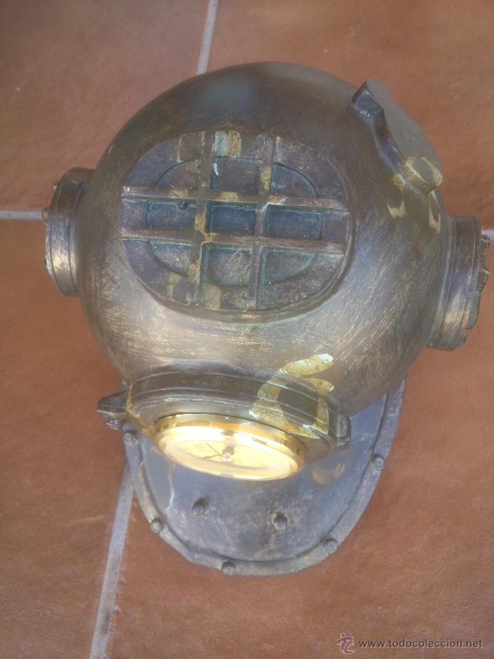 Antig&uuml;edades: ESCAFANDRA EN RESINA CON RELOJ - Foto 4