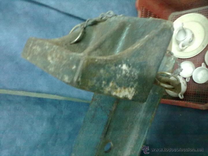 Antig&uuml;edades: TORNILLO GATO SARGENTO DE MESA EN HIERRO - Foto 3