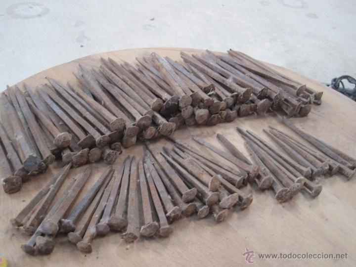 Antig&uuml;edades: 20 CLAVOS ANTIGUO DE FORJA - Foto 2