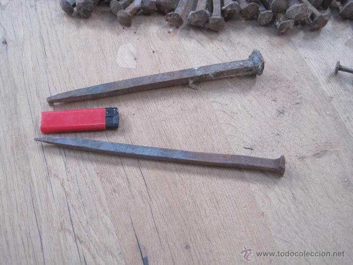 Antig&uuml;edades: 20 CLAVOS ANTIGUO DE FORJA - Foto 3