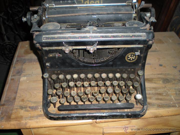 Antig&uuml;edades: M&aacute;quina de escribir marca IDEAL - Foto 1
