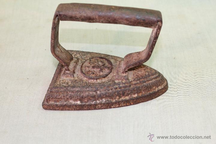 Antig&uuml;edades: PLANCHA DE HIERRO ANTIGUA - Foto 2