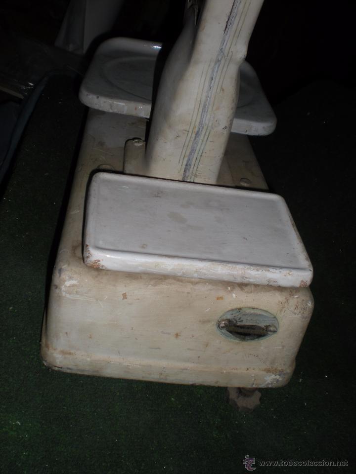 Antig&uuml;edades: B&aacute;scula  DINA  55x25x60cm - Foto 5