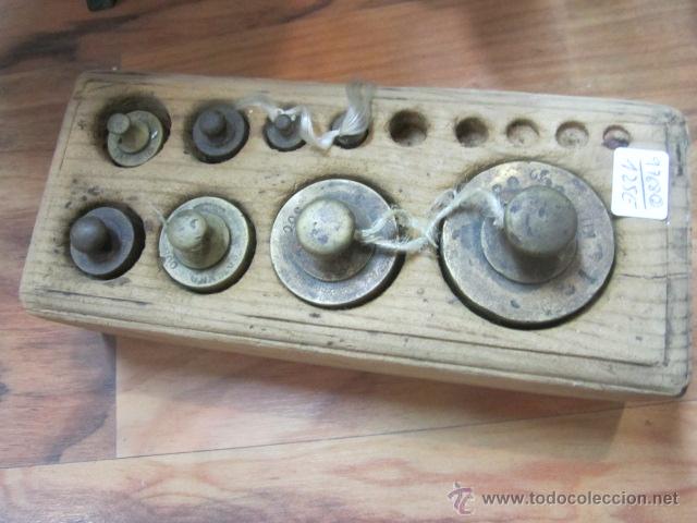 Antig&uuml;edades: B&aacute;scula con juego de pesas incompleto. - Foto 5
