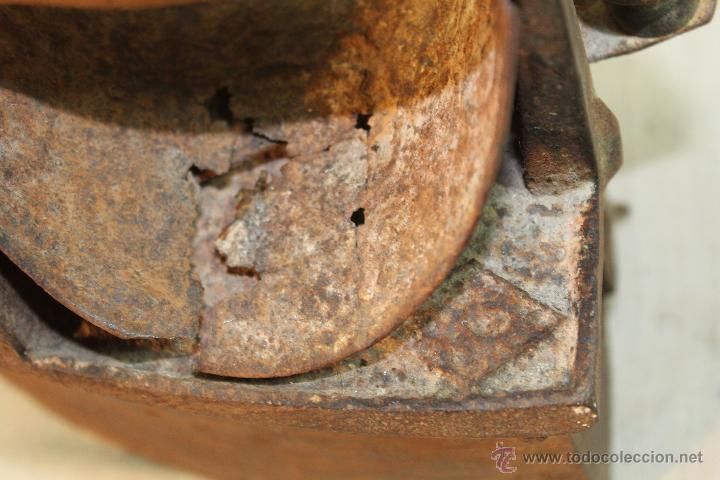 Antig&uuml;edades: PLANCHA DE CARBON ANTIGUA - Foto 4