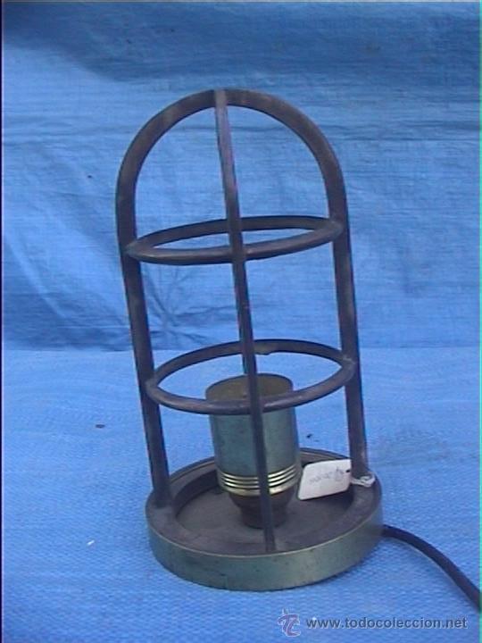 Antig&uuml;edades: LAMPARA LUZ BARCO FAROL DE PROA BRONCE - Foto 1