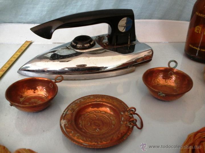 Antig&uuml;edades: VIEJA PLANCHA EL&Eacute;CTRICA+ OBJETOS DE REGALO - Foto 1