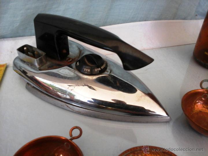 Antig&uuml;edades: VIEJA PLANCHA EL&Eacute;CTRICA+ OBJETOS DE REGALO - Foto 3