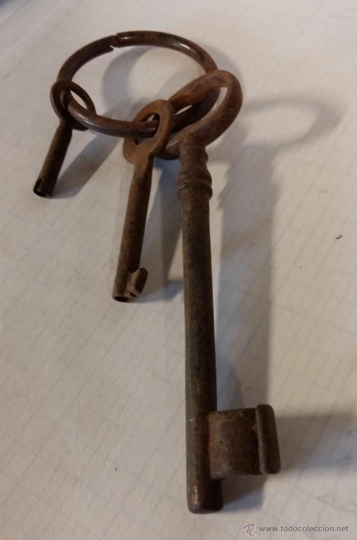Antig&uuml;edades: Lote de 3 llaves - Foto 1