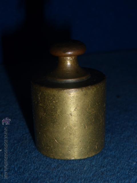 Antig&uuml;edades: ANTIGUA PESA DE BRONCE DE 100 GRAMOS - Foto 2