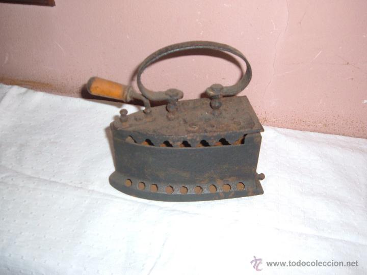 Antig&uuml;edades: Plancha de hierro Antigua de carbon - Foto 1