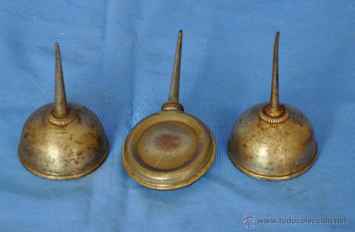 Antig&uuml;edades: Aceiteras o engrasadores de m&aacute;quinas de coser. - Foto 1