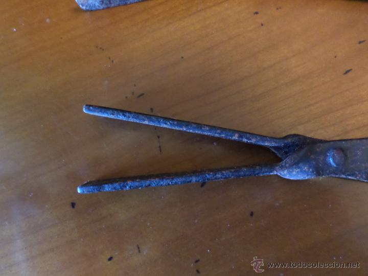 Antig&uuml;edades: TENACILLAS FORJADAS - Foto 3