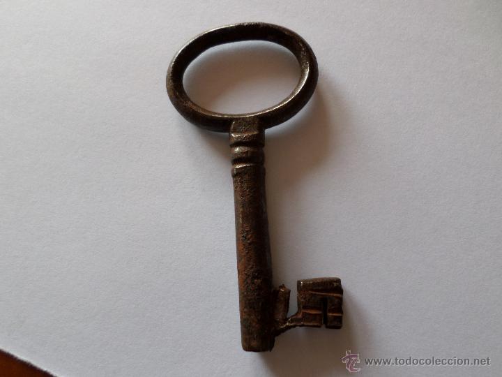 Antig&uuml;edades: LLAVE CON AGUJERO - Foto 1