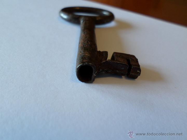 Antig&uuml;edades: LLAVE CON AGUJERO - Foto 2