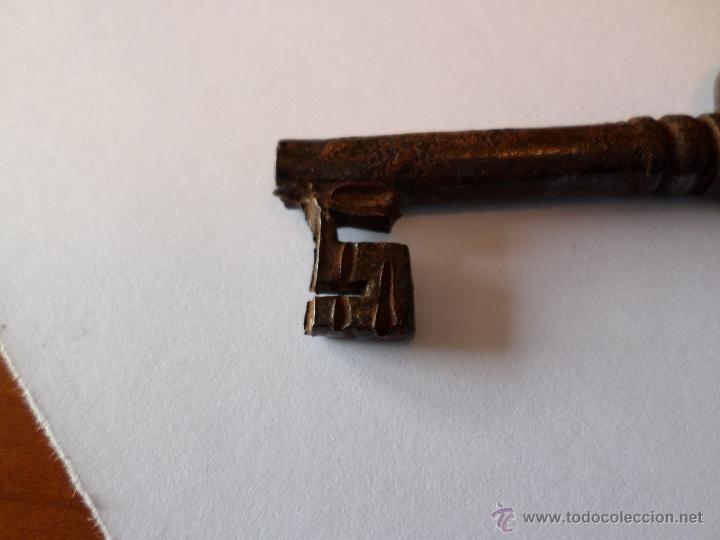 Antig&uuml;edades: LLAVE CON AGUJERO - Foto 4