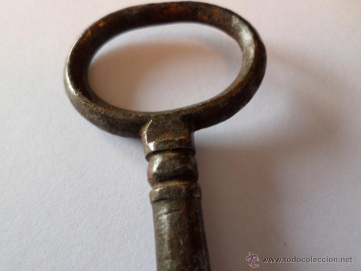 Antig&uuml;edades: LLAVE CON AGUJERO - Foto 6
