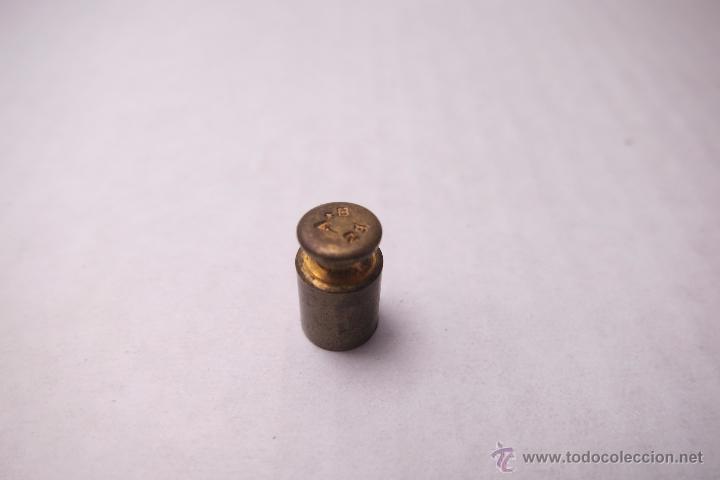 Antig&uuml;edades: pesa de 2 gramos - Foto 1
