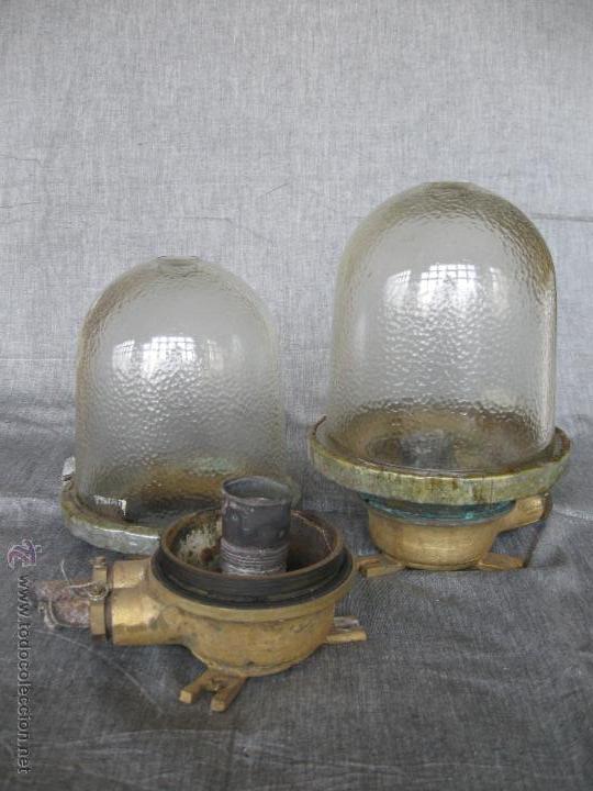 Antig&uuml;edades: Farol de barco. Bronce y cristal. - Foto 3