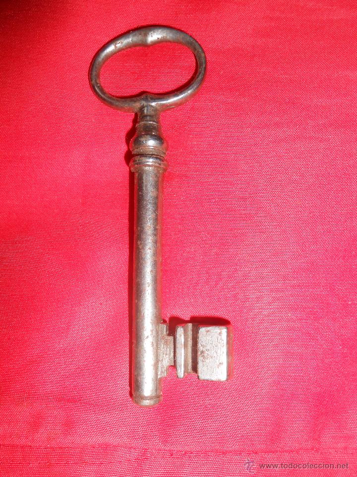 Antig&uuml;edades: LLAVE   de  FORJA  10 cms. - Foto 1