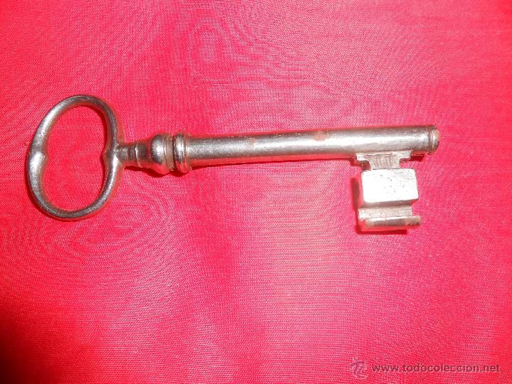 Antig&uuml;edades: LLAVE   de  FORJA  10 cms. - Foto 2