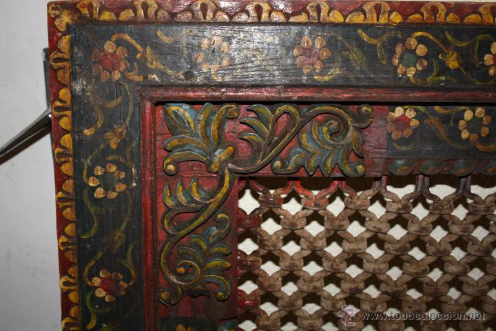Antig&uuml;edades: REJA INDIA ANTIGUA DE MADERA Y FORJA - Foto 2