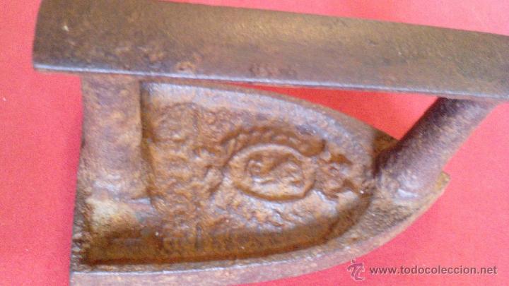 Antig&uuml;edades: PEQUE&Ntilde;A PLANCHA DE HIERRO - Foto 3