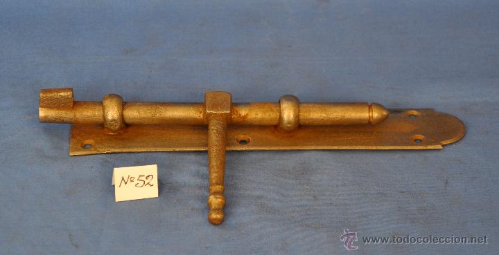 Antig&uuml;edades: Pestillo o cerrojo antiguo de forja de 21 cms. - Foto 1