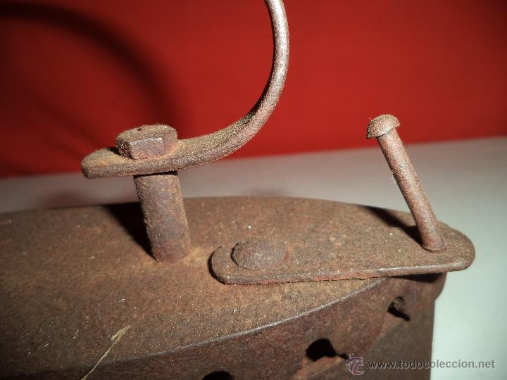 Antig&uuml;edades: ANTIGUA PLANCHA DE CARBON - Foto 2