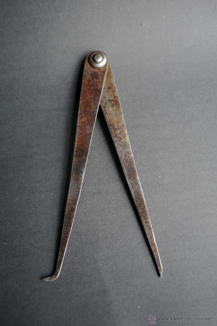 Antig&uuml;edades: COMPAS DE TORNERO DE 22 CM DE LARGO. MIDE INTERIOR Y EXTERIOR - Foto 2
