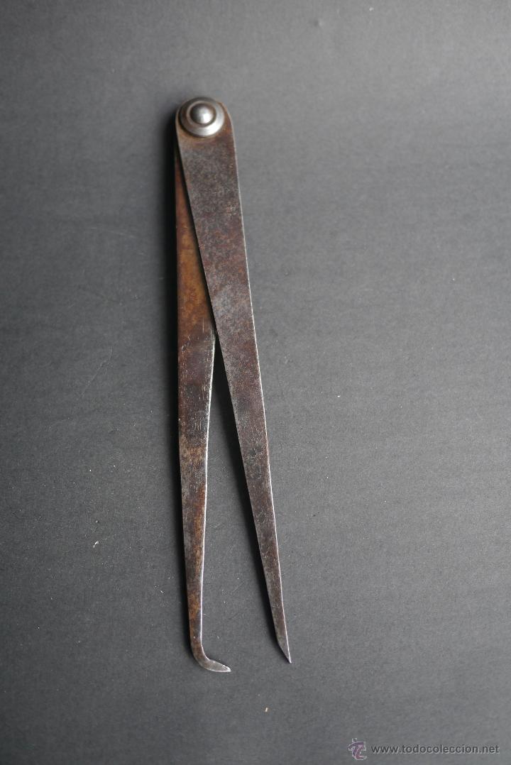 Antig&uuml;edades: COMPAS DE TORNERO DE 22 CM DE LARGO. MIDE INTERIOR Y EXTERIOR - Foto 3
