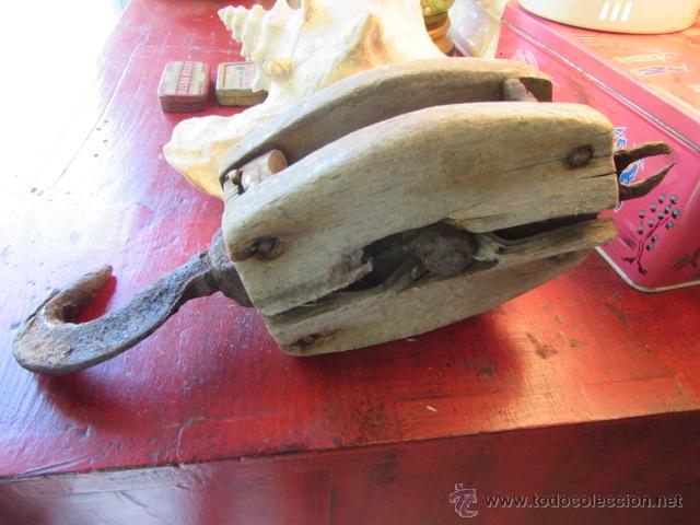 Antig&uuml;edades: ANTIGUA PASTECA DE BARCO DE MADERA Y HIERRO - Foto 1