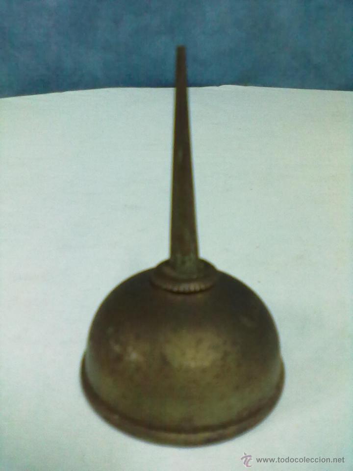 Antig&uuml;edades: ACEITERA HIERRO MAQUINA DE COSER - Foto 1