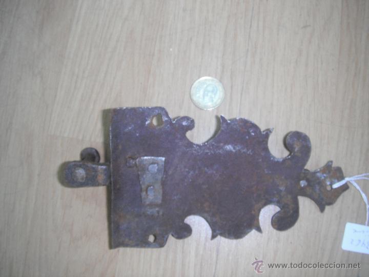 Antig&uuml;edades: CIERRE PARA VENTANA - Foto 2