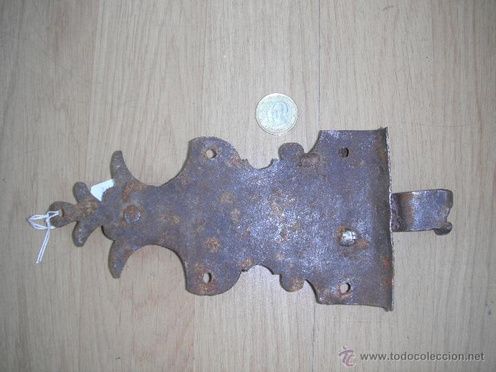 Antig&uuml;edades: CIERRE PARA VENTANA - Foto 2