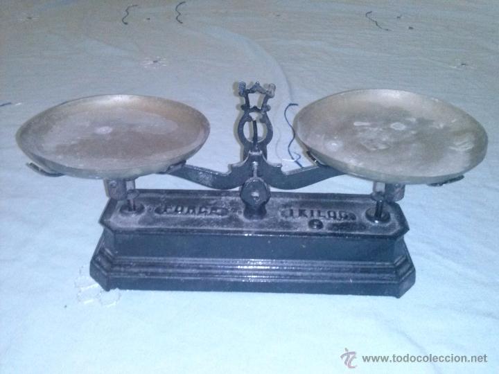 Antig&uuml;edades: antigua balanza - Foto 1