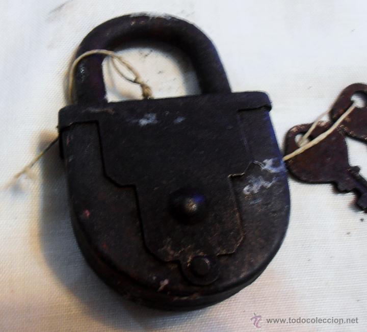 Antig&uuml;edades: CANDADO MUY ANTIGUO, CON LLAVES - Foto 3