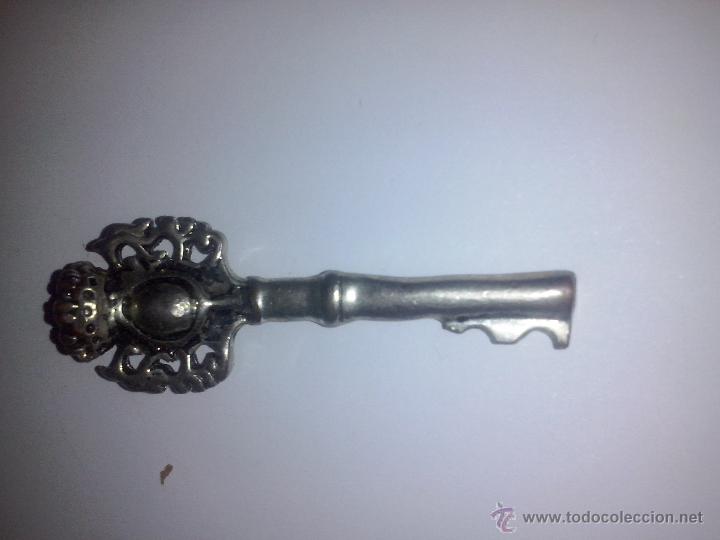 Antig&uuml;edades: Rara llave con corona mide 5.5 cms - Foto 2