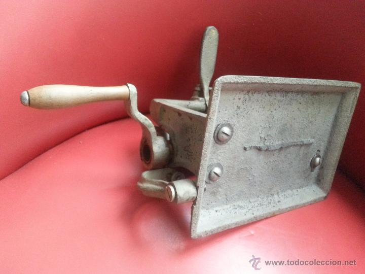 Antig&uuml;edades: PLISADORA.LAMINADORA. - Foto 2