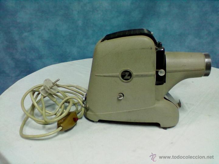 Antig&uuml;edades: PROYECTOR DIAPOSITIVAS ZETTOLUX SIN PROBAR - Foto 1