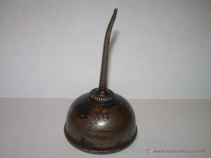 Antig&uuml;edades: ANTIGUA ACEITERA SINGER. - Foto 1